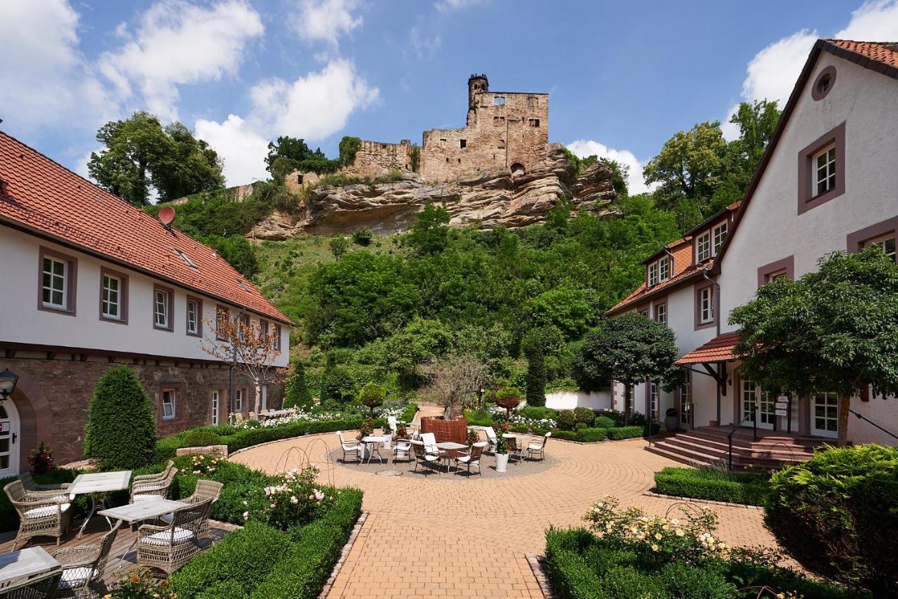 Relais & Chateaux Hardenberg Burghotel Нёртен-Харденберг Экстерьер фото