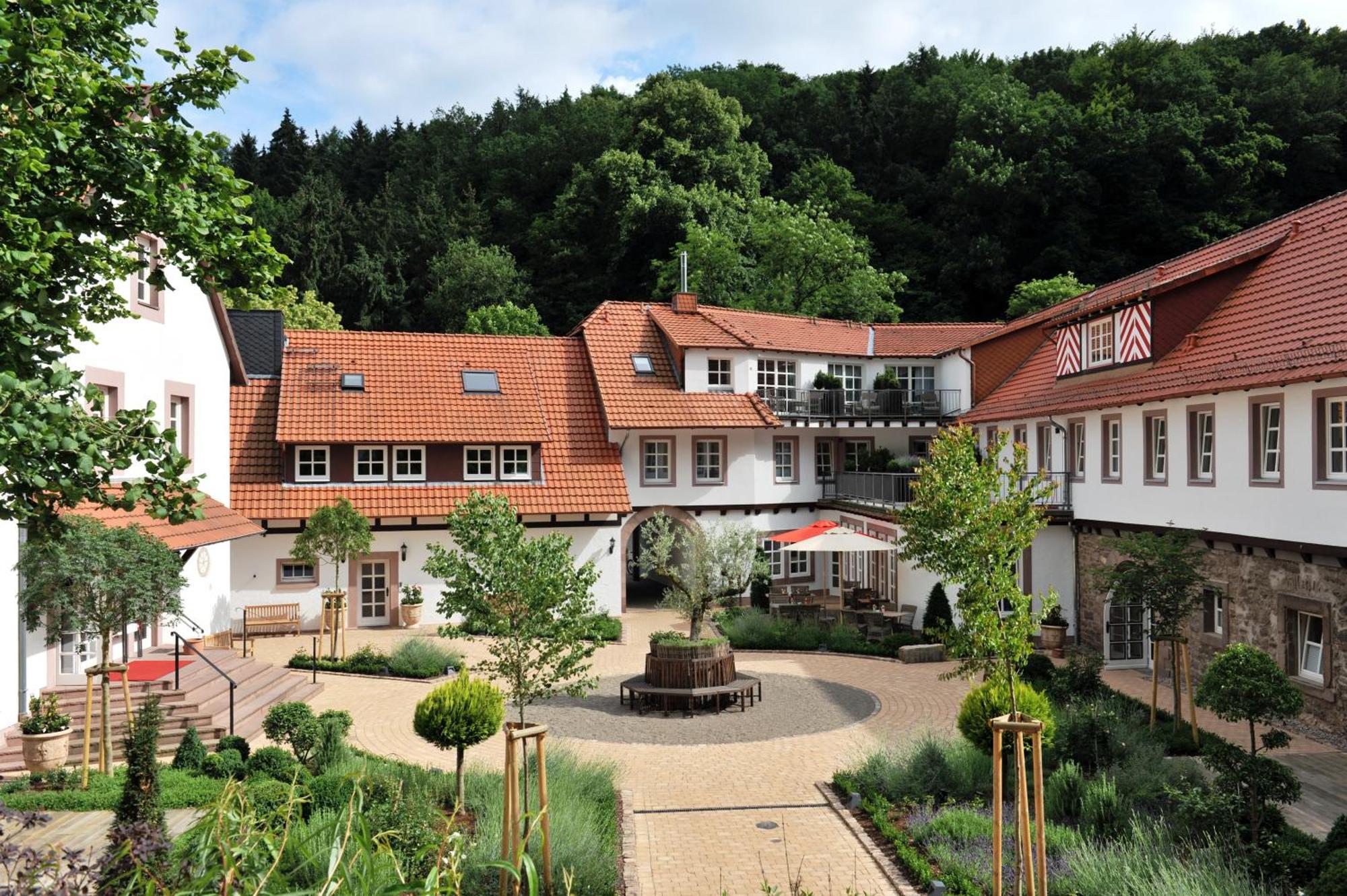 Relais & Chateaux Hardenberg Burghotel Нёртен-Харденберг Экстерьер фото